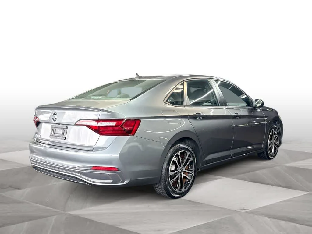 2022 Volkswagen Jetta Sport photo 8