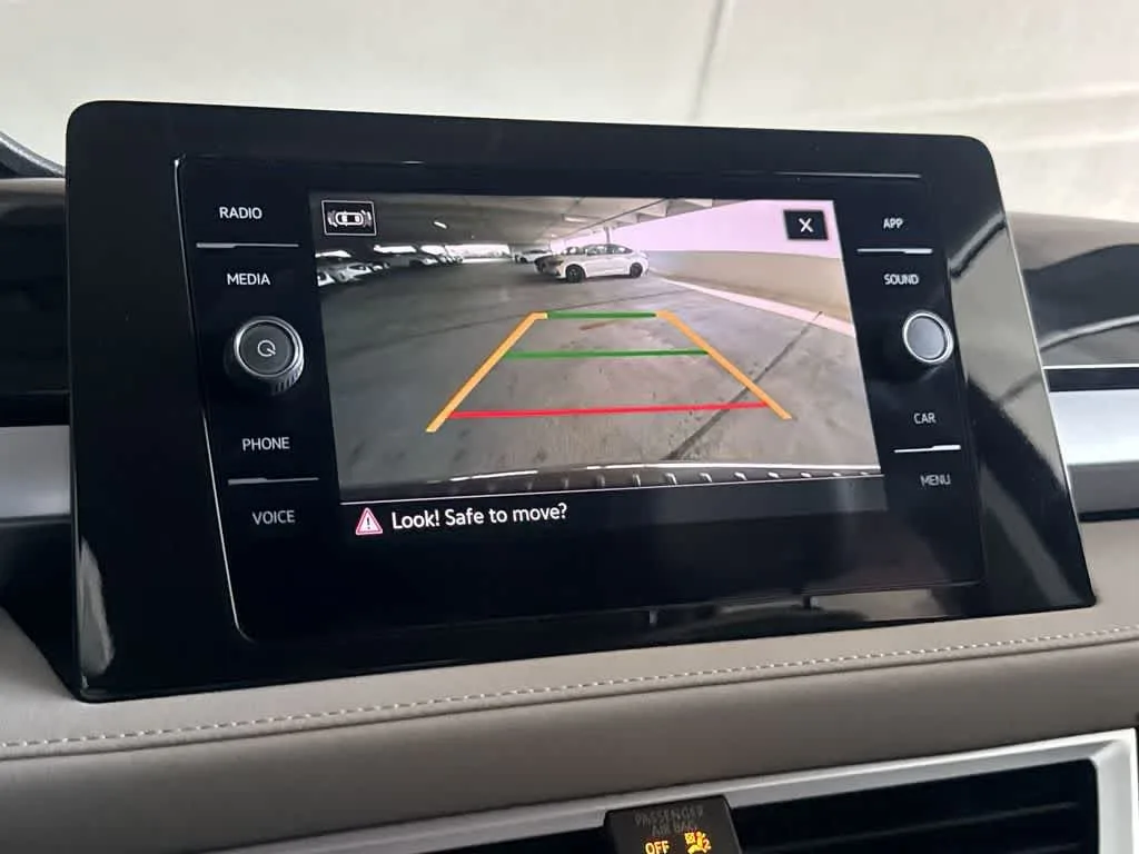 2026 Volkswagen Taos SE photo 19