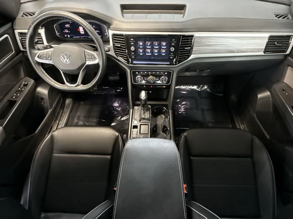 2023 Volkswagen Atlas Cross Sport 2.0T SE w/Technology photo 24