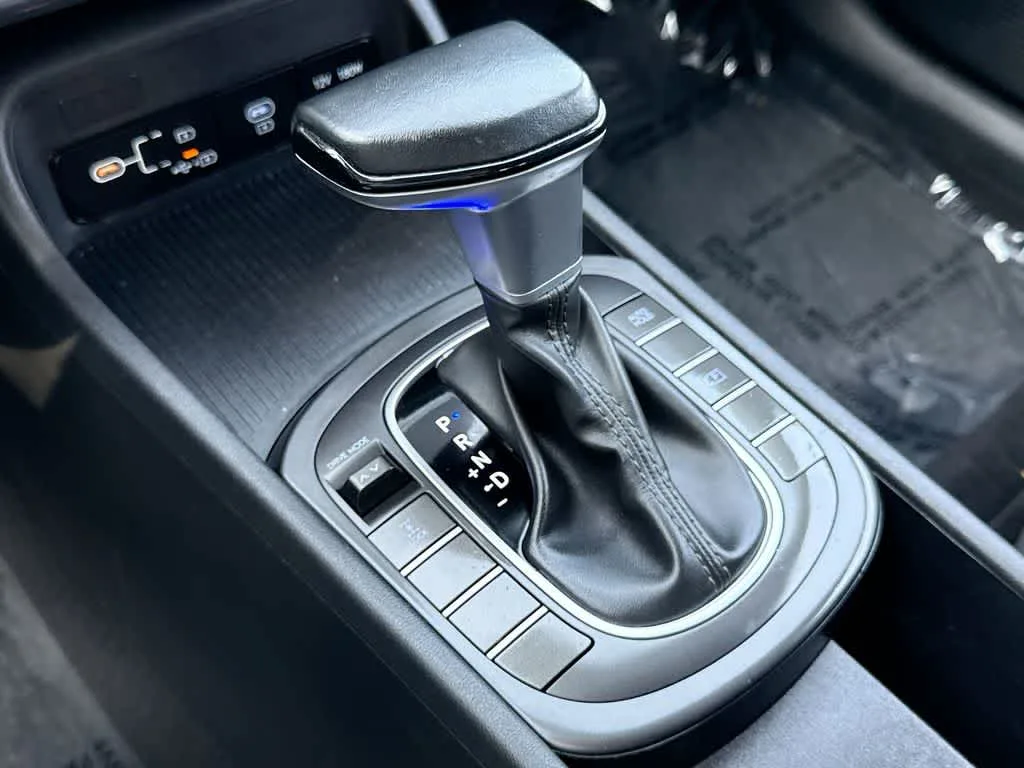 2024 Hyundai Kona SEL photo 19