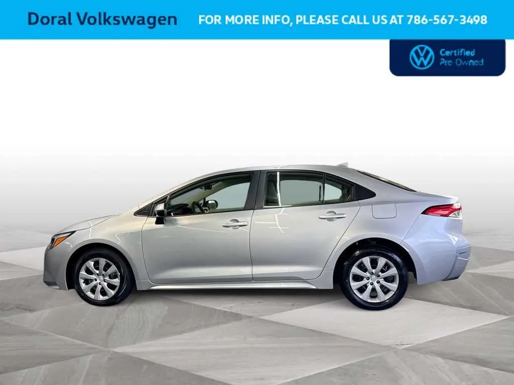 2025 Toyota Corolla Hybrid LE photo 5