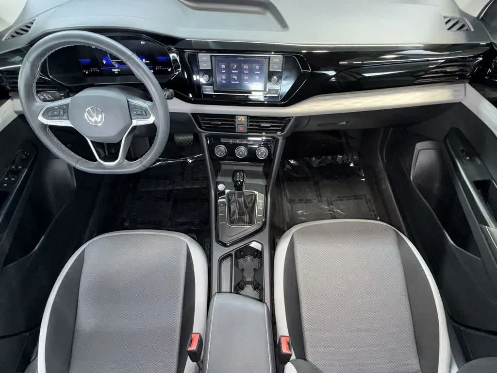 2024 Volkswagen Taos S photo 24