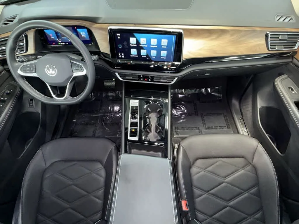 2024 Volkswagen Atlas 2.0T SE w/Technology photo 24
