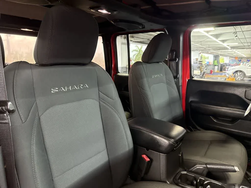 2018 Jeep Wrangler Unlimited Sahara photo 27