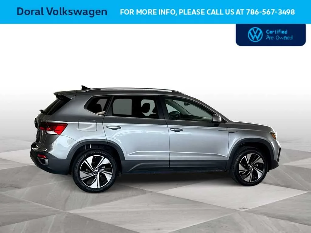 2024 Volkswagen Taos SE photo 9