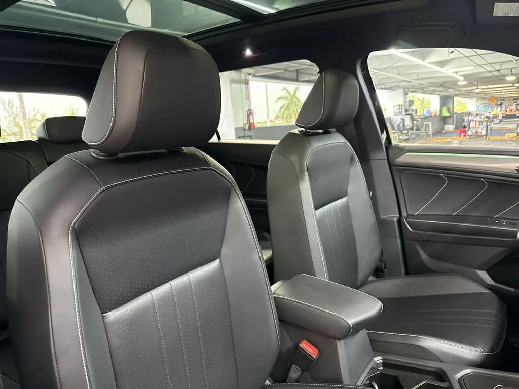 2023 Volkswagen Tiguan SE R-Line Black photo 27