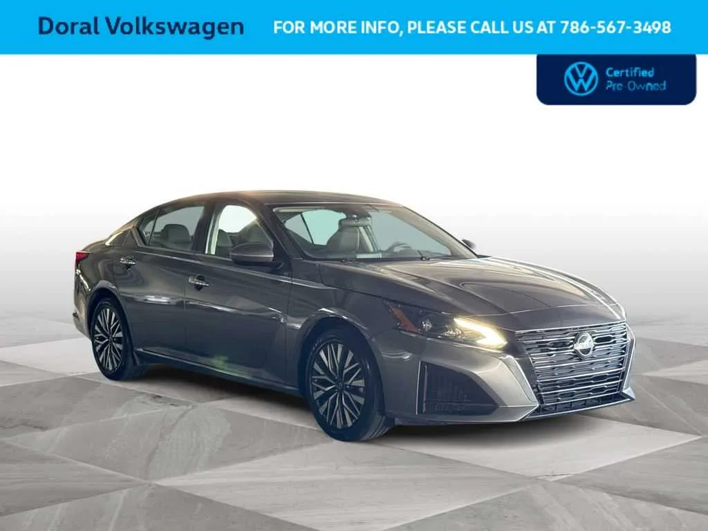 2023 Nissan Altima 2.5 SV photo 2