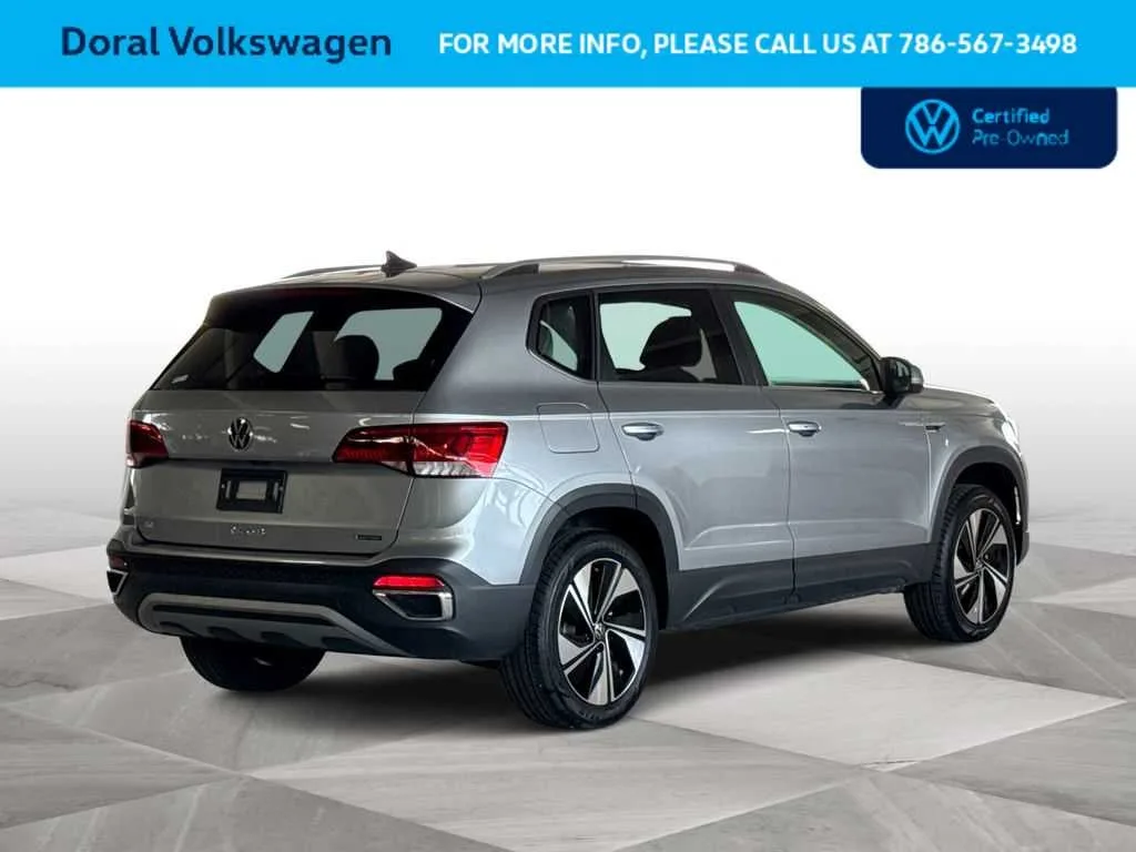 2024 Volkswagen Taos SE photo 8