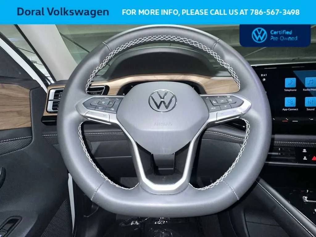 2024 Volkswagen Atlas 2.0T SE w/Technology photo 15