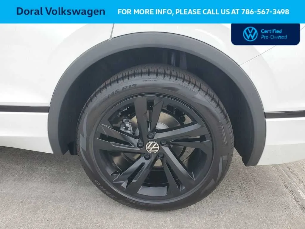 2024 Volkswagen Tiguan SE R-Line Black photo 17