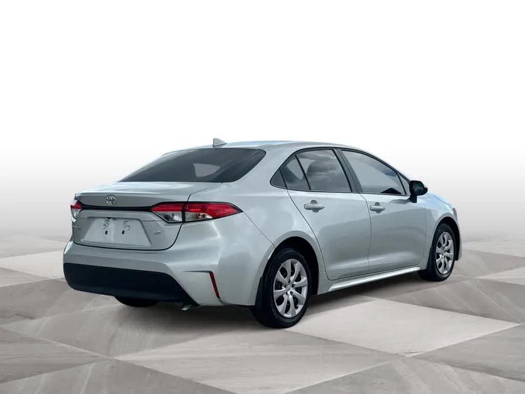 2026 Toyota Corolla LE photo 8