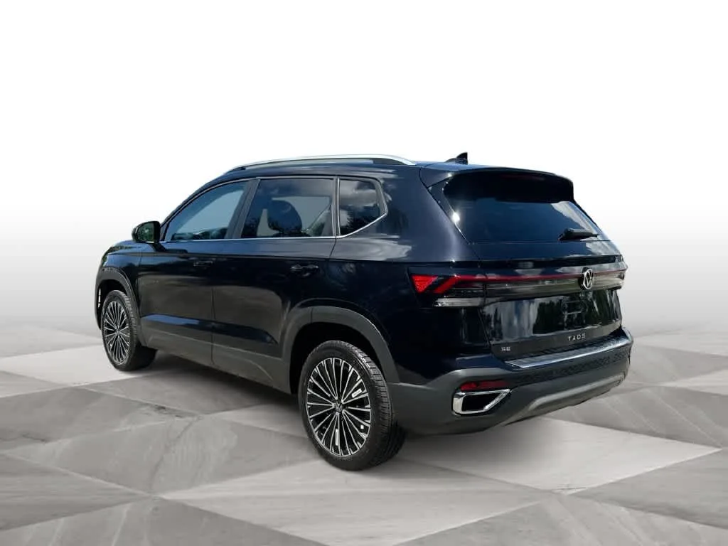 2026 Volkswagen Taos SE photo 6