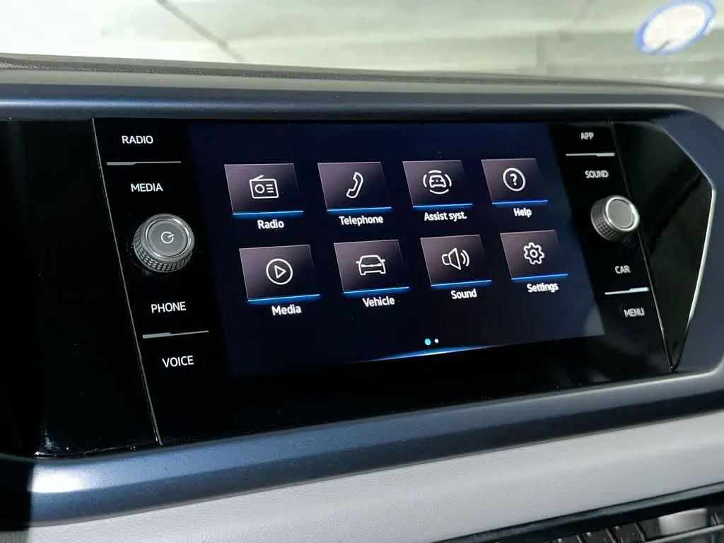 2023 Volkswagen Taos SE photo 18