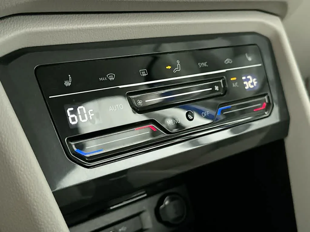 2024 Volkswagen Tiguan SE photo 20