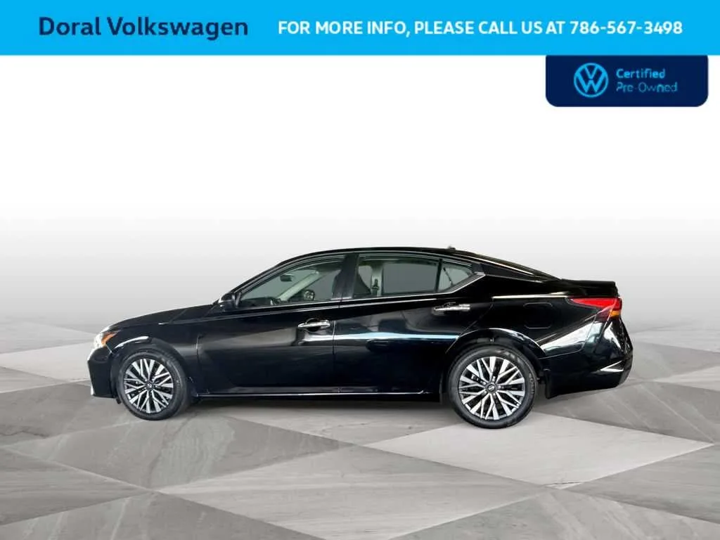 2024 Nissan Altima 2.5 SV photo 5
