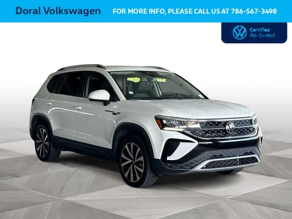 2023 Volkswagen Taos SE photo 2