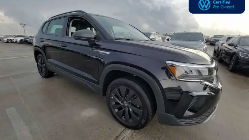 2023 Volkswagen Taos S photo 3