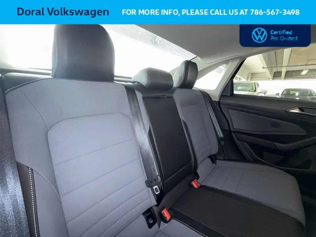 2025 Volkswagen Jetta SE photo 26