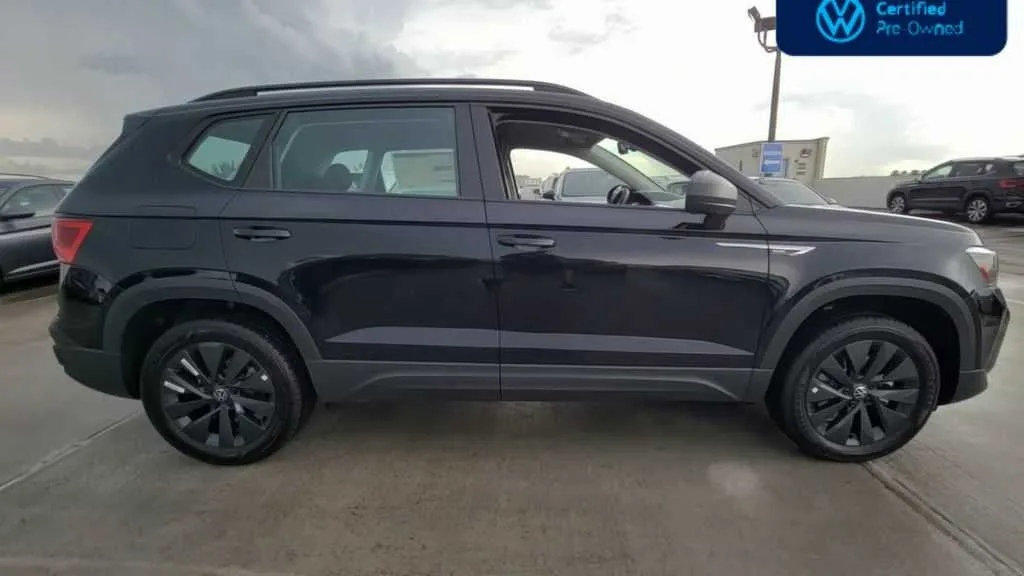 2023 Volkswagen Taos S photo 2