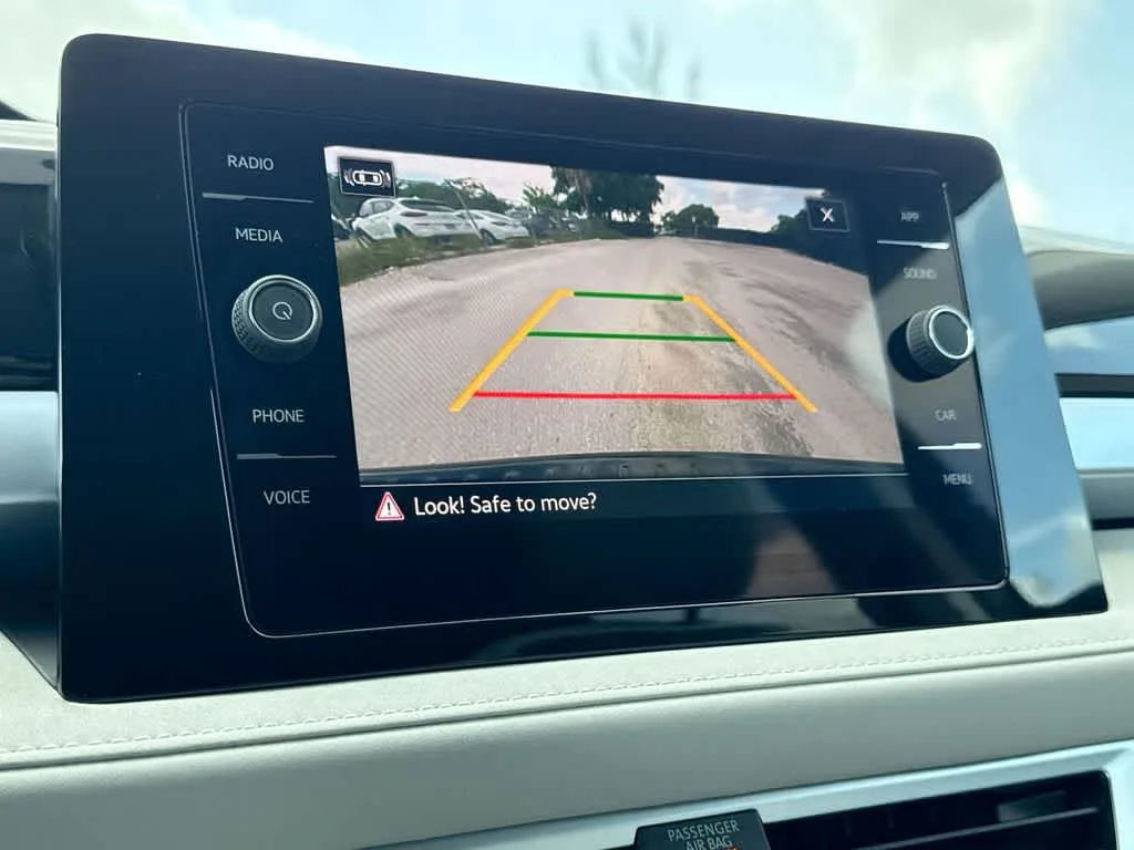 2026 Volkswagen Taos SE photo 18