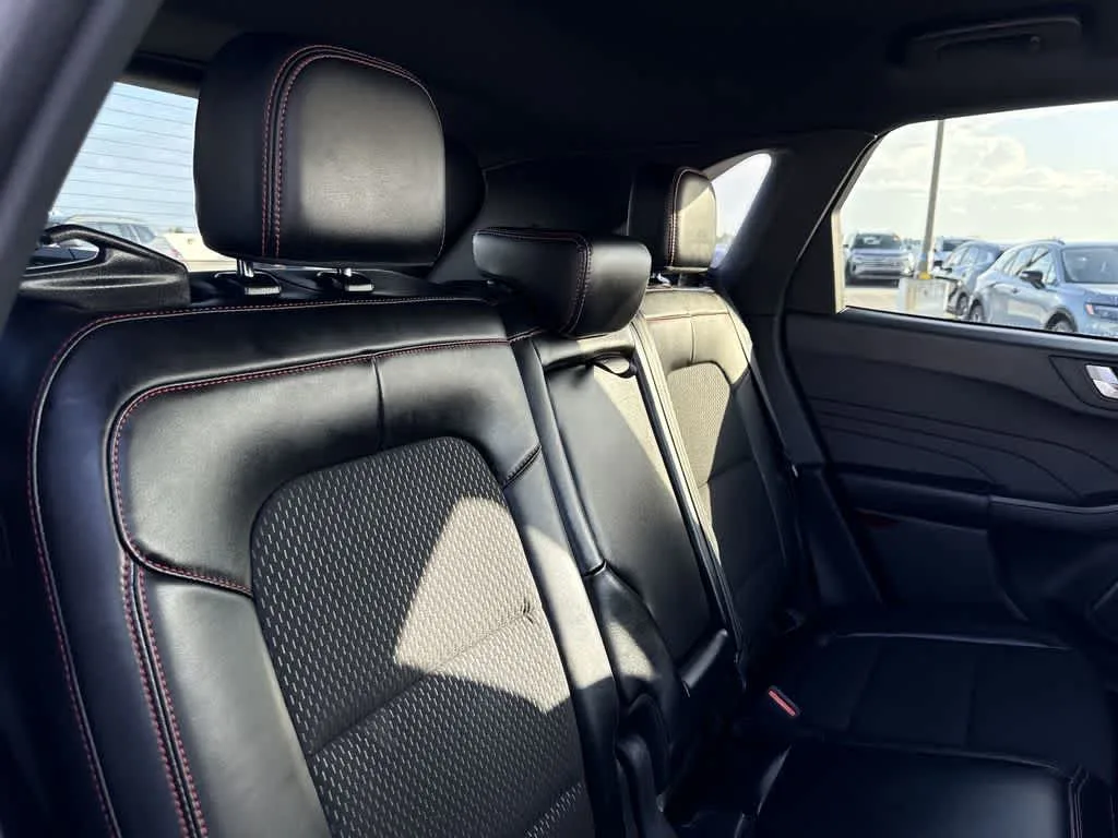2025 Ford Escape ST-Line photo 26
