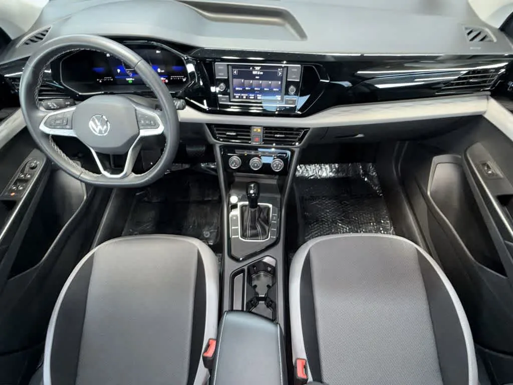 2023 Volkswagen Taos S photo 24