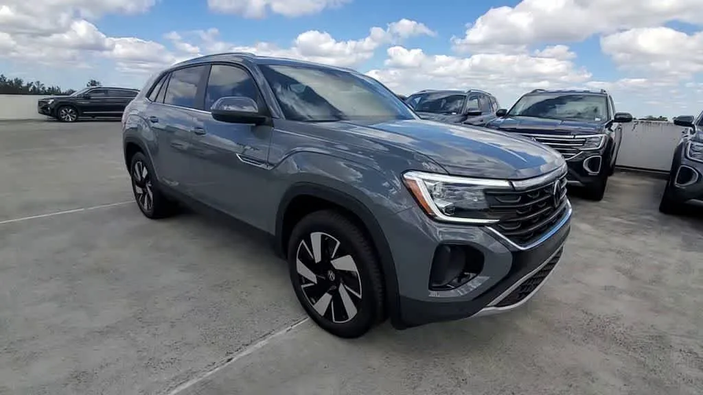 2024 Volkswagen Atlas Cross Sport 2.0T SE w/Technology photo 2