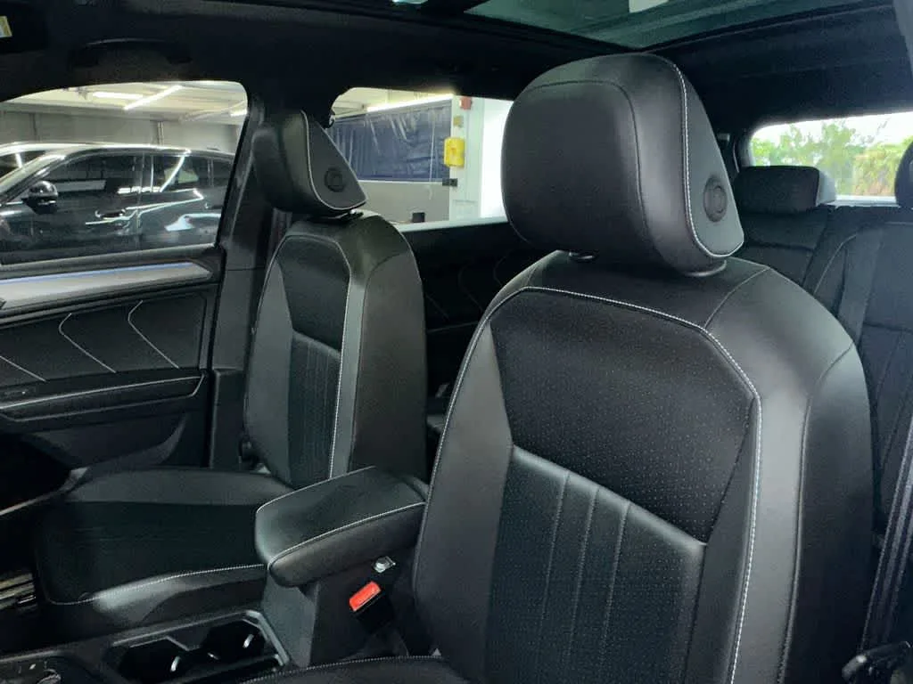 2024 Volkswagen Tiguan SE R-Line Black photo 14