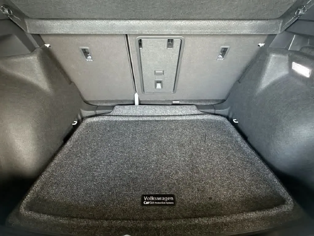 2026 Volkswagen Taos SE photo 25