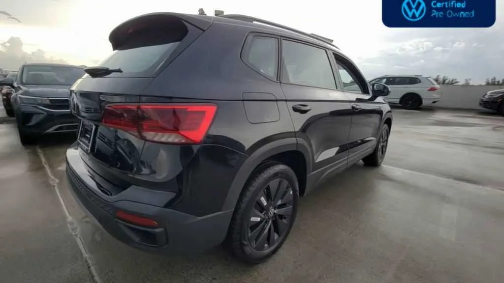 2023 Volkswagen Taos S photo 9