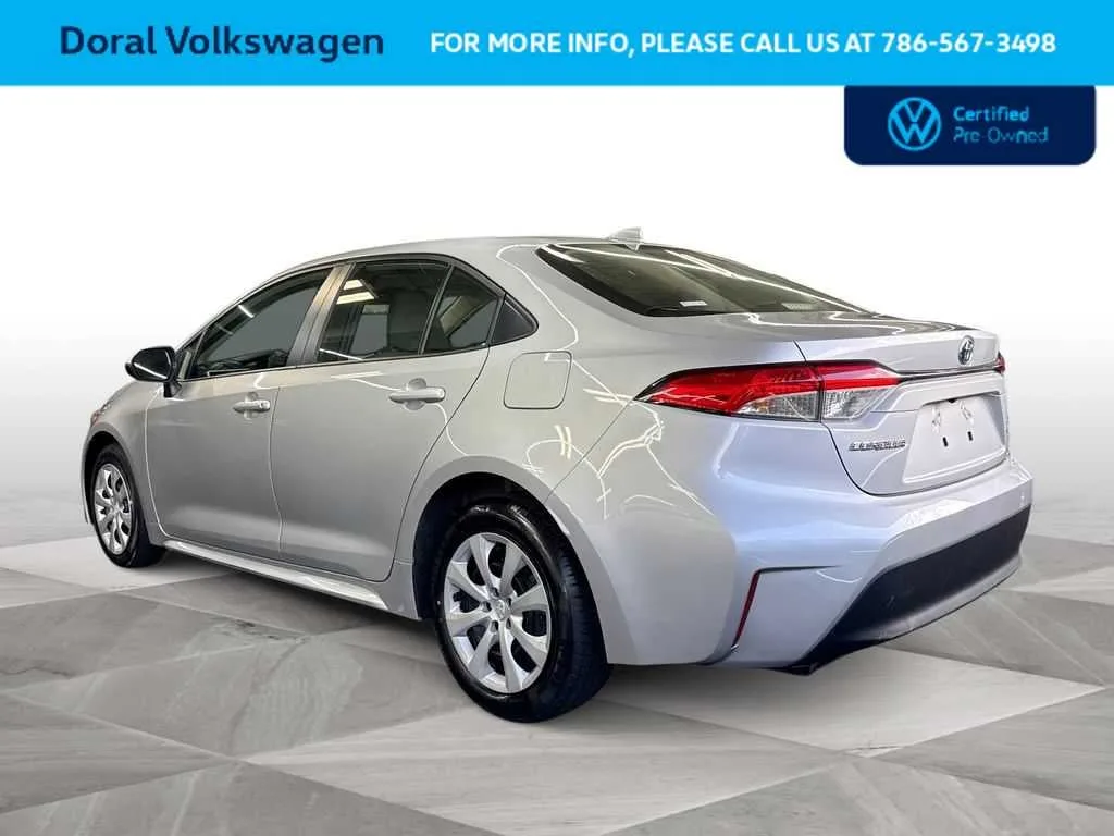 2025 Toyota Corolla Hybrid LE photo 6