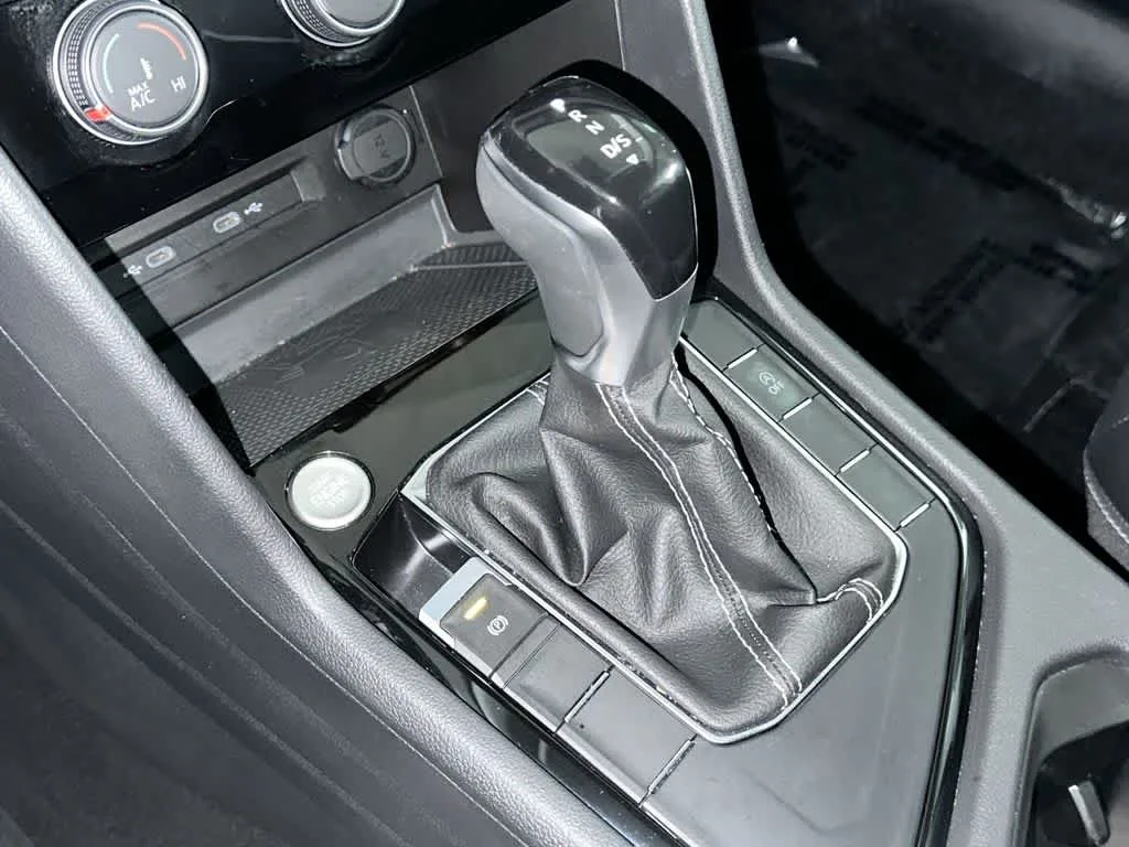 2023 Volkswagen Taos SE photo 21