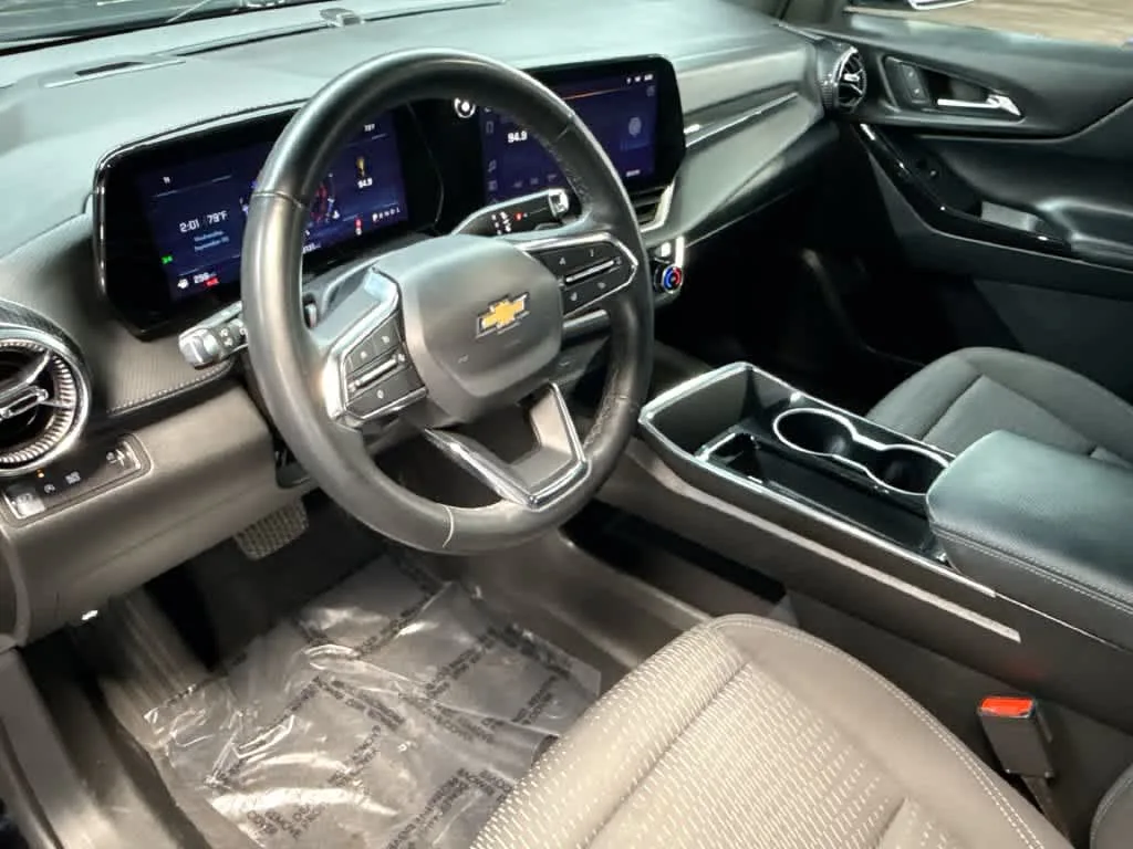 2025 Chevrolet Equinox FWD LT photo 13