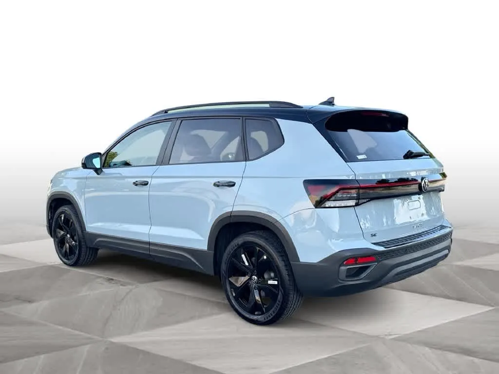 2026 Volkswagen Taos SE Black photo 6