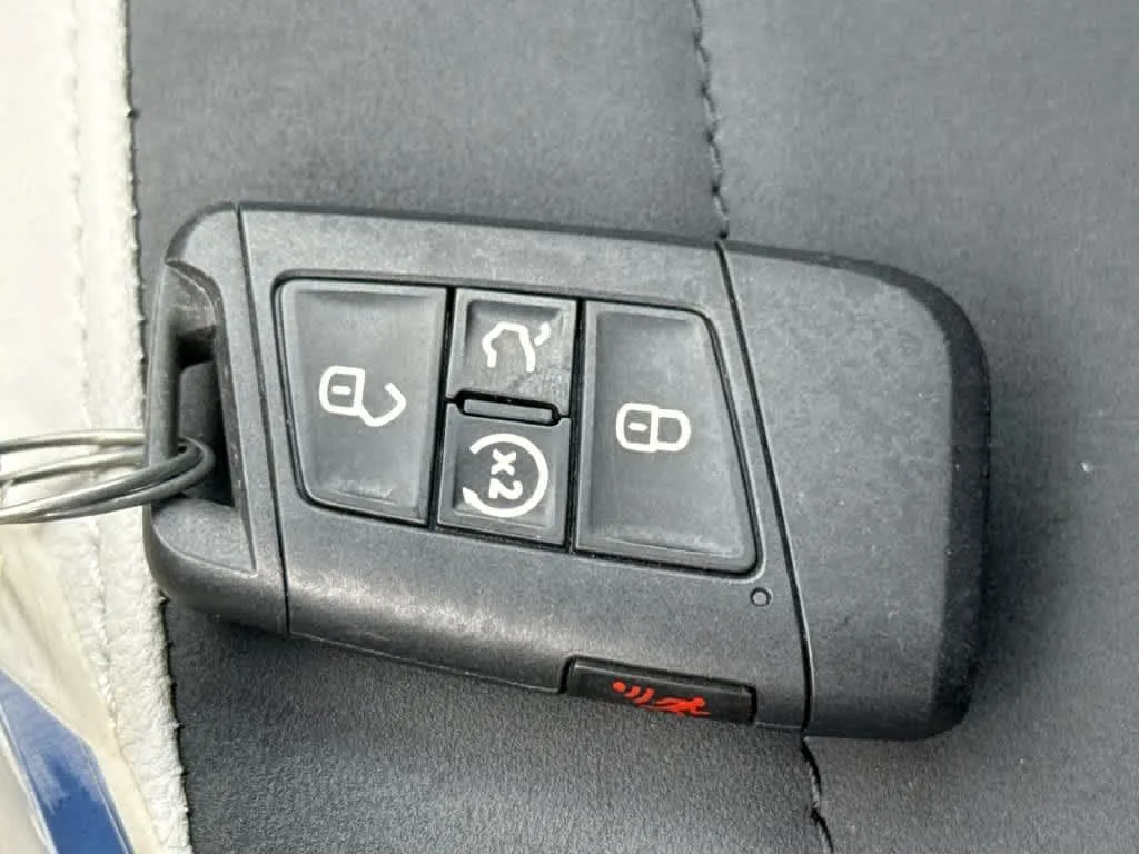 2026 Volkswagen Taos SE photo 28