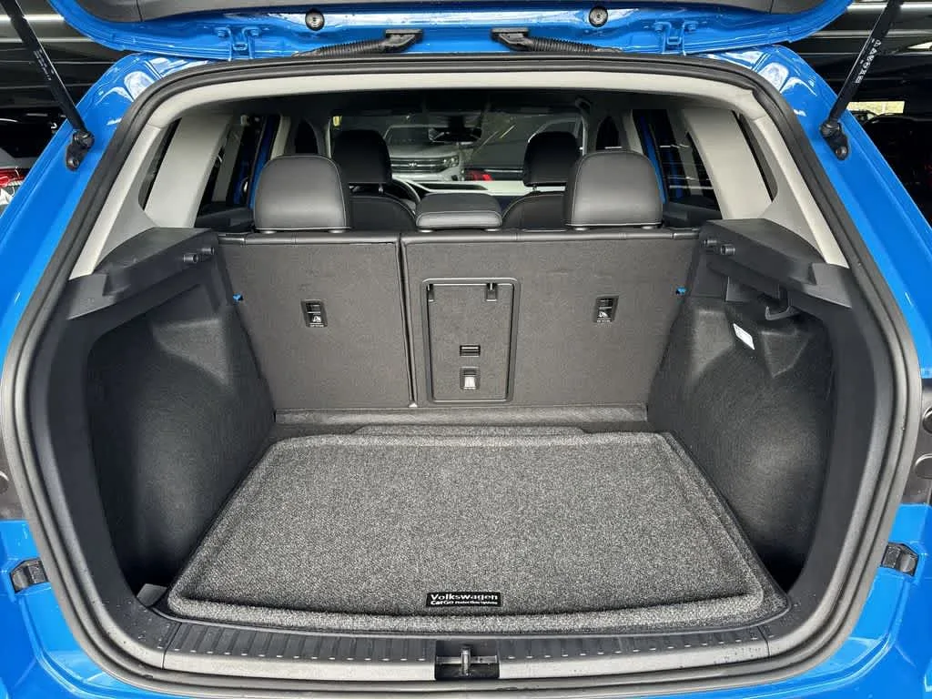 2024 Volkswagen Taos SE photo 31