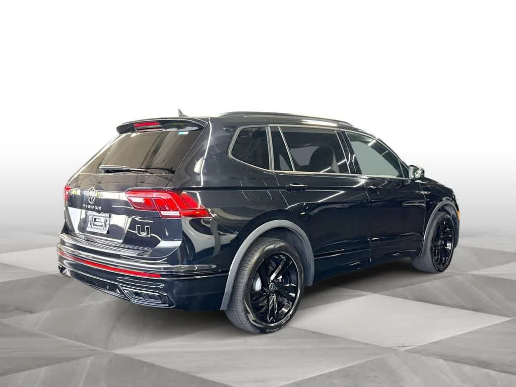 2023 Volkswagen Tiguan SE R-Line Black photo 8