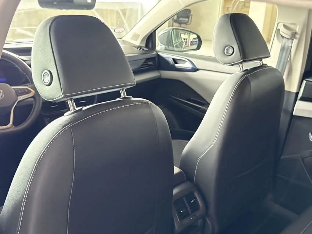 2023 Volkswagen Taos SE photo 23