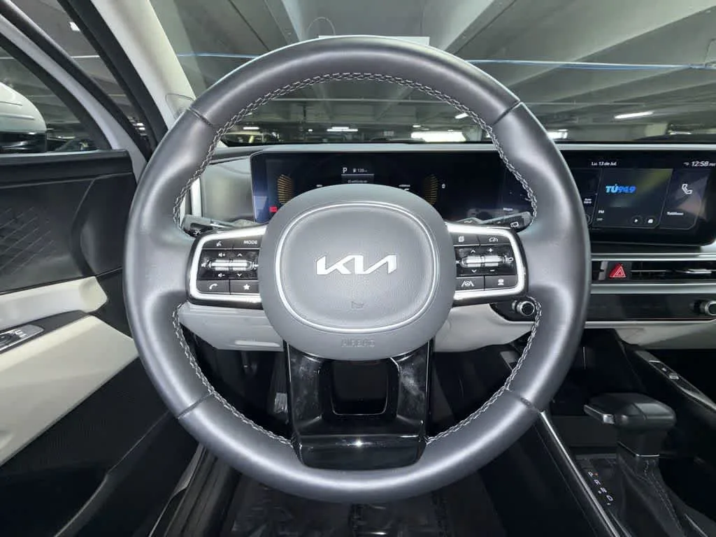 2025 Kia Sorento S photo 15