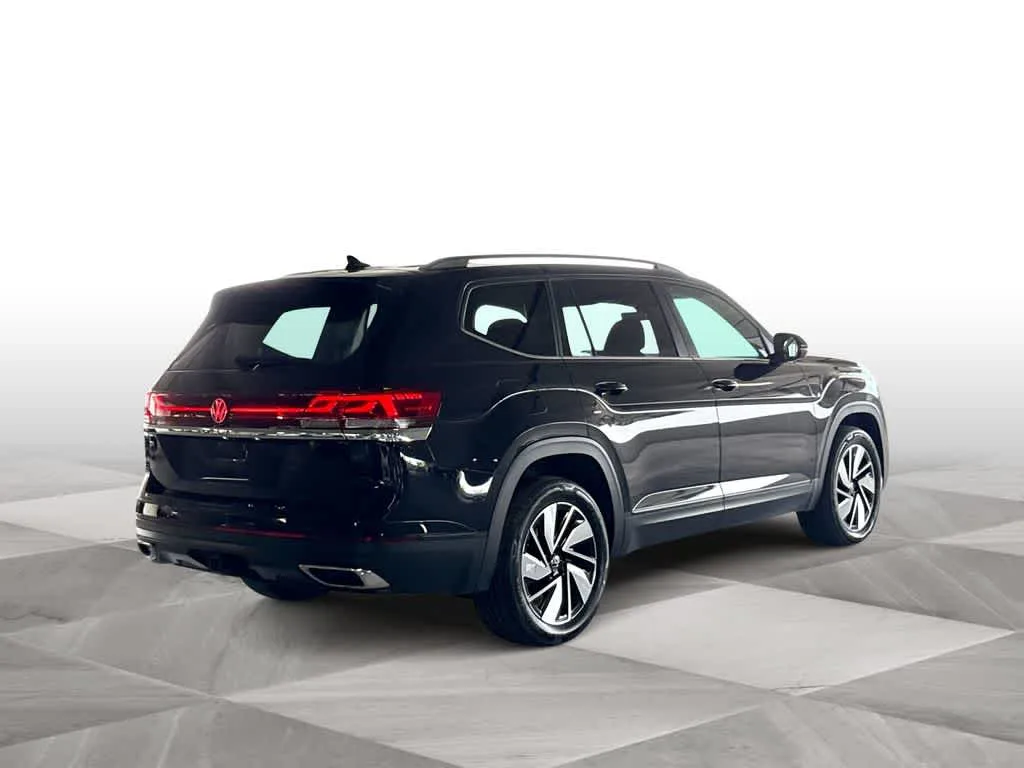 2026 Volkswagen Atlas 2.0T SE w/Technology photo 8