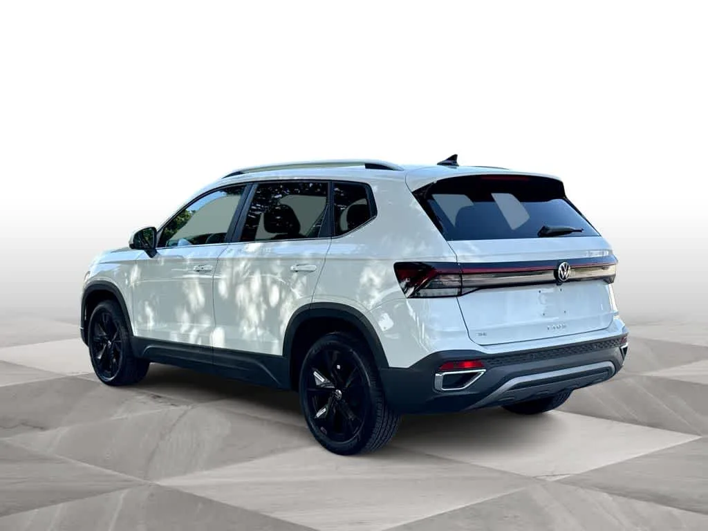 2026 Volkswagen Taos SE photo 6
