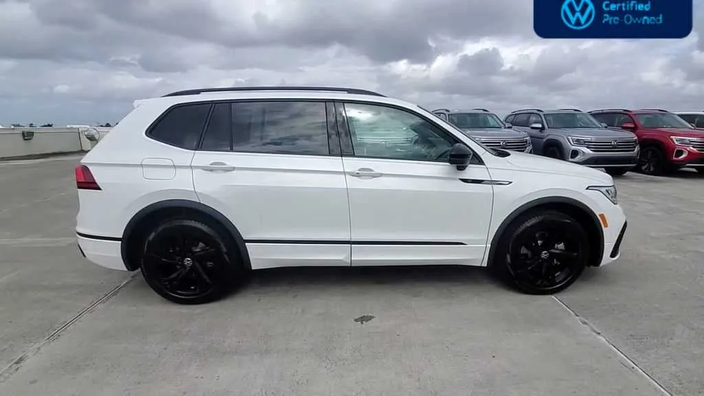 2024 Volkswagen Tiguan SE R-Line Black photo 9
