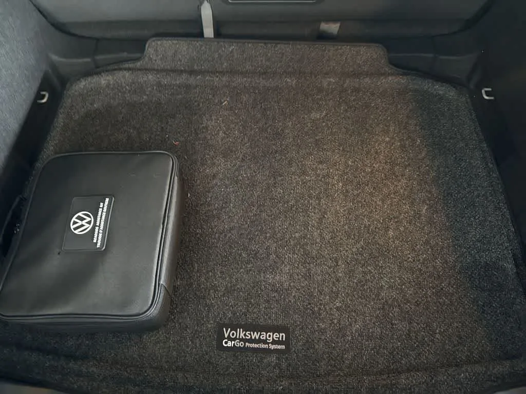 2023 Volkswagen Taos SE photo 25