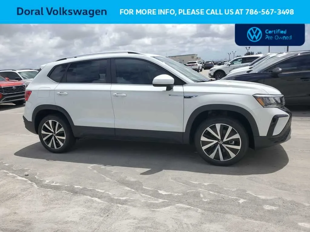 2024 Volkswagen Taos SE photo 12
