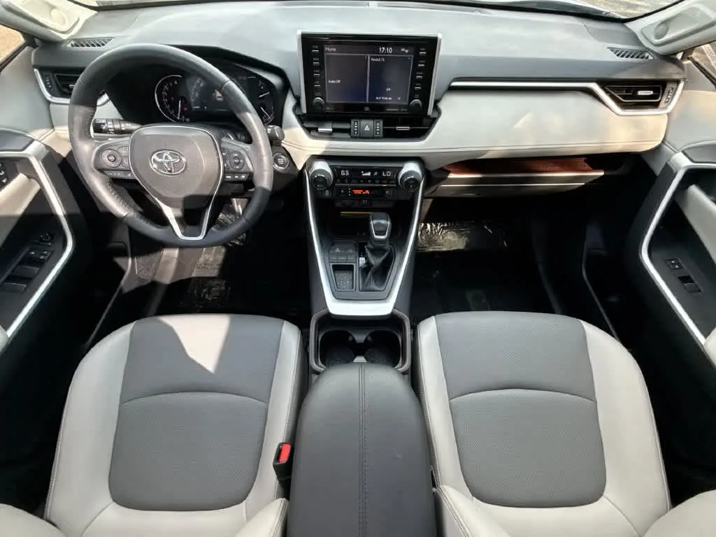 2019 Toyota RAV4 Limited photo 24