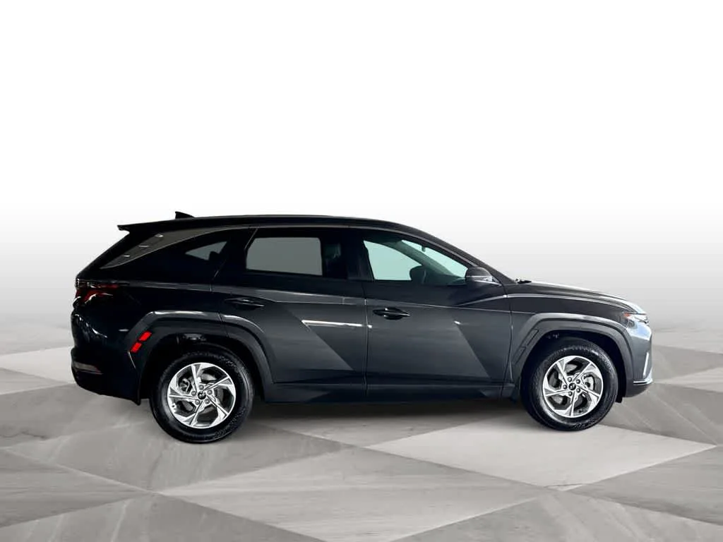 2024 Hyundai Tucson SE photo 9