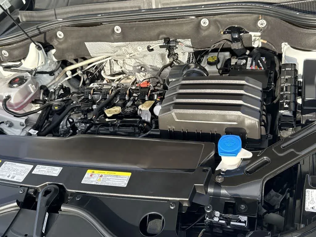 2024 Volkswagen Atlas 2.0T SE w/Technology photo 12