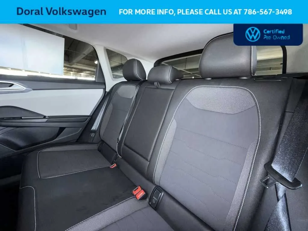 2025 Volkswagen Taos SE photo 22