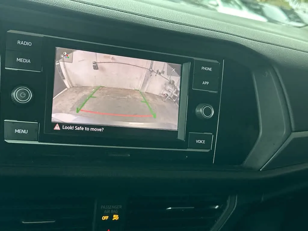 2022 Volkswagen Jetta SE photo 19