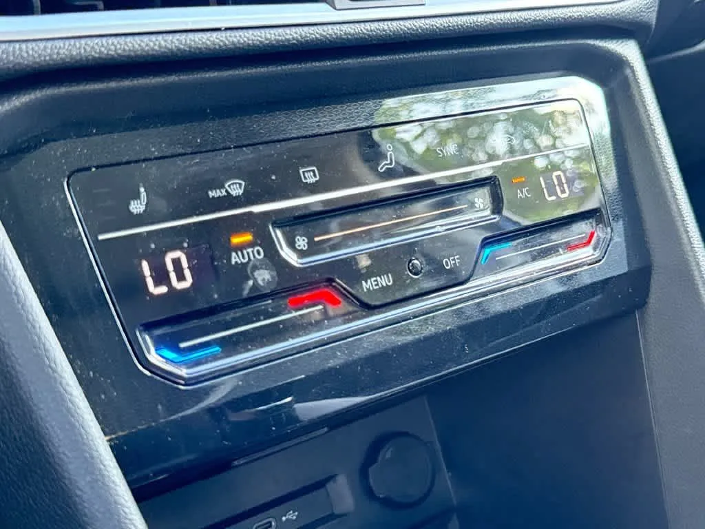 2026 Volkswagen Taos SE photo 19